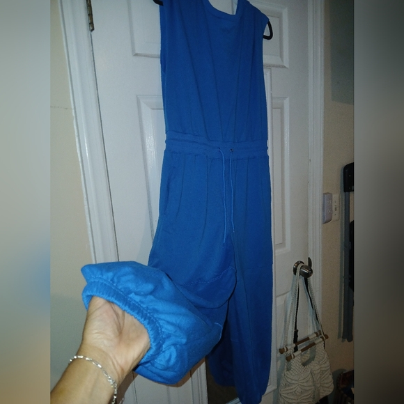 NWOT Women's Blue Sleeveless Jumpsuit - Picture 5 of 7